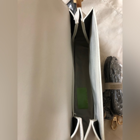 AKIRA NO TURNING BLACK AND WHITE HANDBAG WITH SHOULDER STRAP - Picture 7 of 8